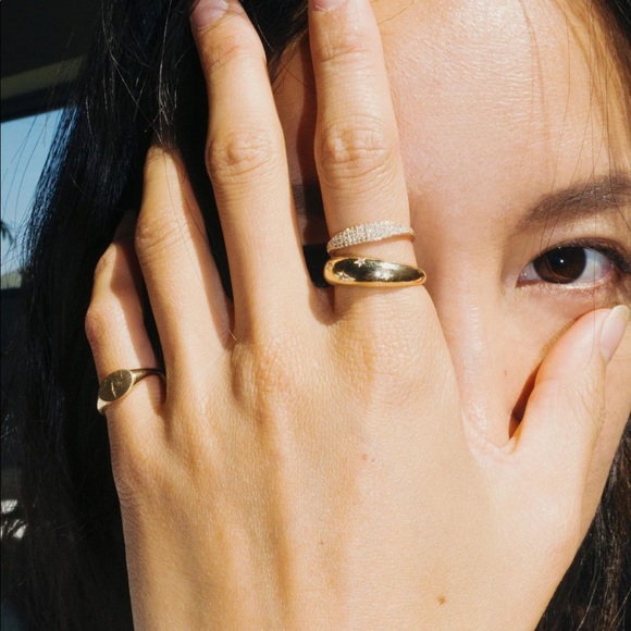 Mejuri Jewelry - 14k Gold Signet Ring